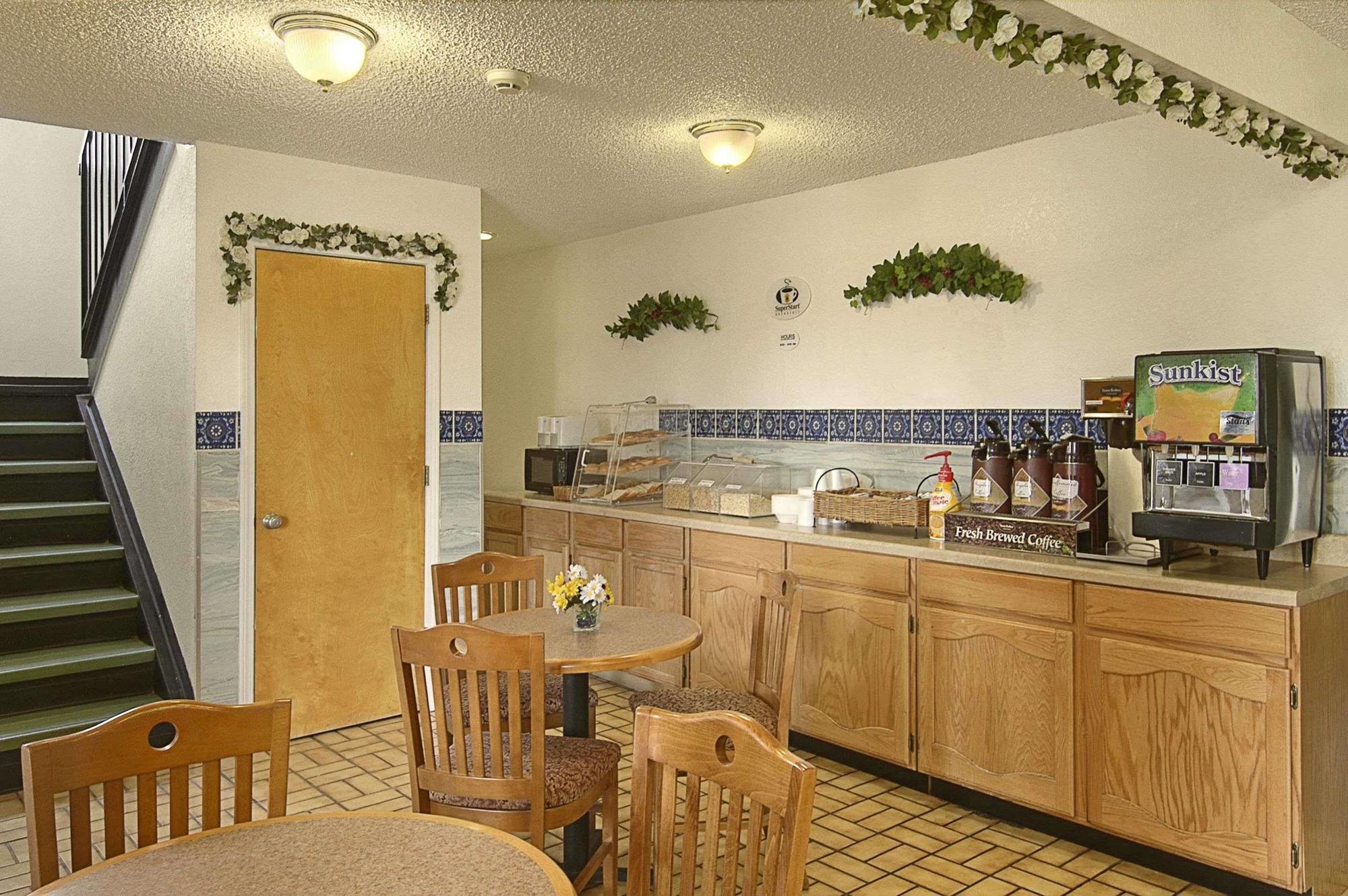 Super 8 By Wyndham Gallup Restauracja zdjęcie